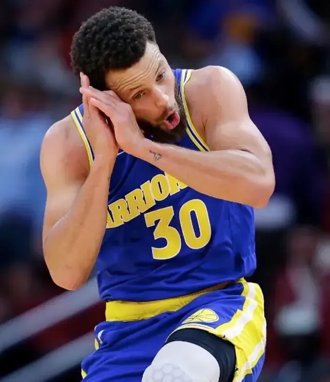 英雄联盟2025总决赛-圣安东尼奥马刺迎NBA常规赛关键赛，清晨手感冰凉，更衣室稳定，医务组通报恢复的简单介绍